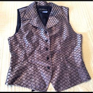 Nice Claiborne Vest